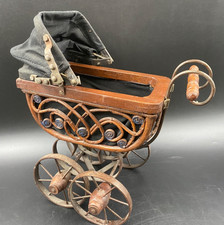 Carrozzina vecchia Per Le Bambole in ferro legno stoffa fatta a mano
