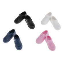 4 paia di scarpe basse