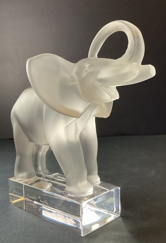 Lalique frosted elephant of - 1,