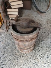 ANTICA  ZANGOLA per burro secchio in legno e ingranaggio