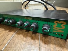 È supervisionato da JOEMEEK