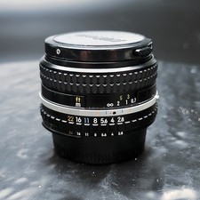 Nikon Nikkor 28 mm f/2.8 AIS
