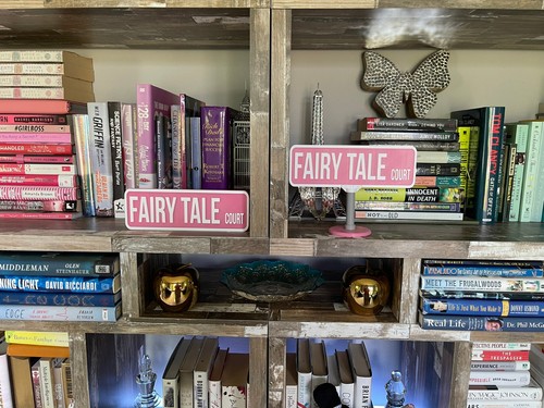 Book lover must - book, must-have