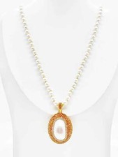 Collana donna perle con pendente ovale perla centrale strass colorati