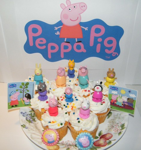 Peppa pig deluxe cake toppers - pig,