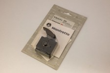 Manfrotto 323 adattatore universale con Piastra rettangolare a sgancio rapido