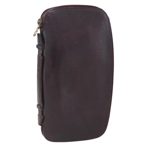 Louis vuitton taiga organizer - vuitton,
