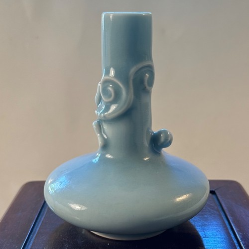 Antico vaso cinese blu cielo