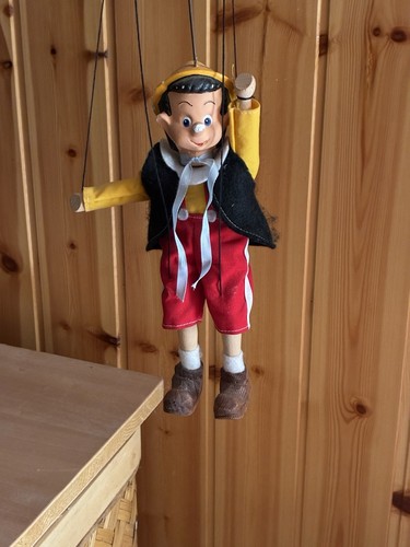 Pinocchio marionetta burattino - pinocchio,