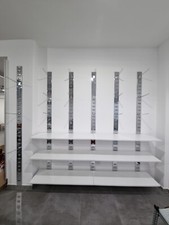 Parete attrezzata negozio con