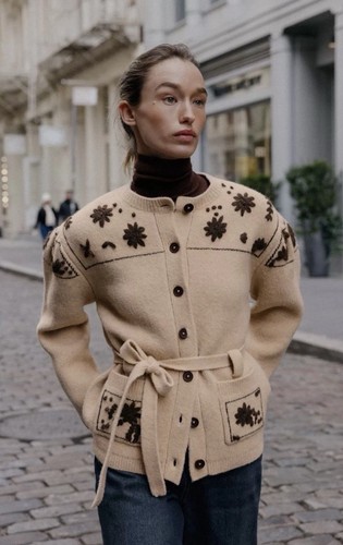Cardigan nuovo con etichette