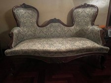 DIVANO ANTICO 3 POSTI FINE '800 IN NOCE E TESSUTO DAMASCATO