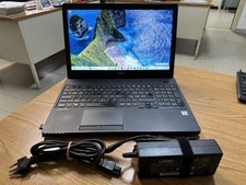 Notebook Fujitsu Lifebook A557 i5-7200U 16GB di RAM 15,6" SSD Crucial 500gb