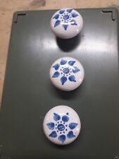 lotto n 3 pomelli per mobili/ cassetti in ceramica