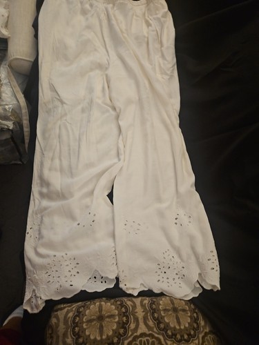 Pantaloni leggeri svasati con