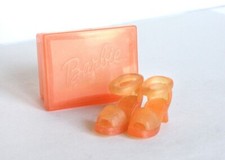 Scarpe con scatola x la bambola Barbie accessorio oggetto vintage da collezione