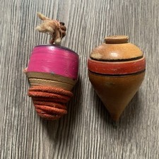 Lotto 2 Trottole in legno. Con