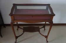 Tavolino Edoardiano in mogano con vetrina apribile, fine '800