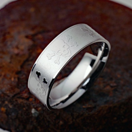 Anello teschio pirata acciaio