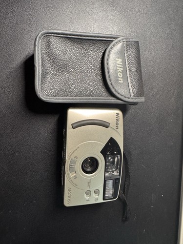 Nikon 240 fotocamera - sv,