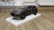 Porsche Cayenne Turbo S 1:18