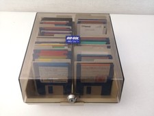 Lotto 61 Floppy Disk 3 1/2 + Porta Floppy Con Divisori Software Machintosh? -A13