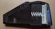 Oscar Schmidt Autoharp 12