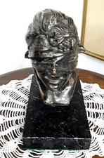 Scultura in Bronzo di Luigi Fabris, La Dea Bendata