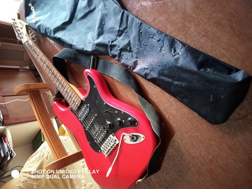 Chitarra elettrica morbida - chitarra,