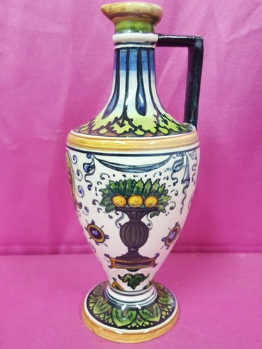 Piccola brocca ceramica