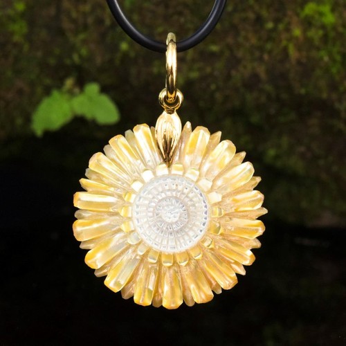 Ciondolo fiore madreperla - ciondolo, a