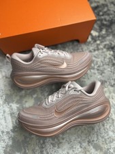 Nike Vomero Plus Particle