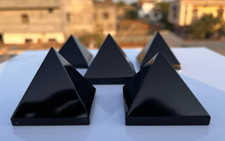 Piramide di cristallo di