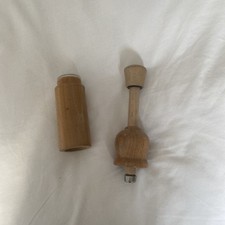Vecchio tappo per - , di