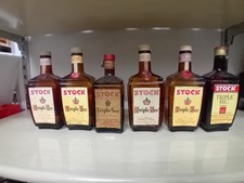 Bottiglie della stock con - bottiglie,