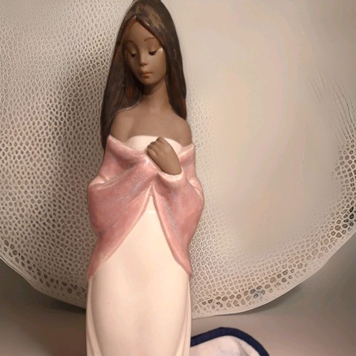 Nao art figurine statuina - art,