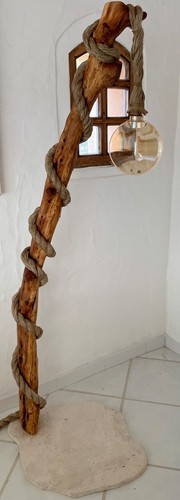 Lampada creata con ginepro