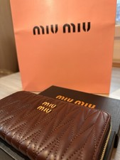 portafoglio miu miu elegante