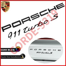 Emblema posteriore nero lucido