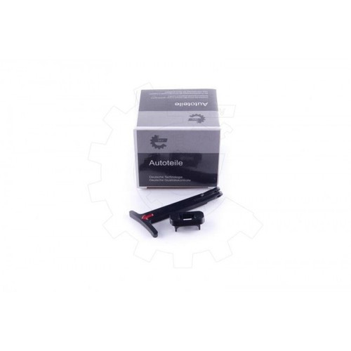 Engine bonnet unlock handle