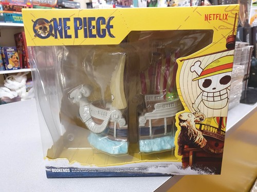 One piece bookends going - one,