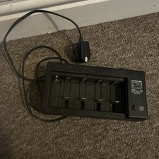 Uniross CX600 Caricabatteria universale per AA AAA C D 9V