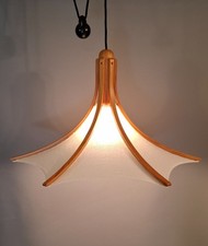 Vecchia lampada a sospensione