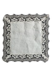 Centrino Quadrato In Lino Bordato Da Pizzo Fatto A Mano