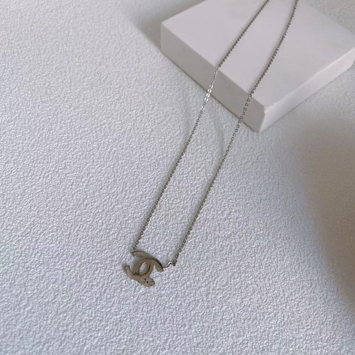 Collana con smalto perle e - collana,