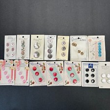 Bottoni perle conchiglia vintage nuovi vecchio stock su carte originali 14 carte complete