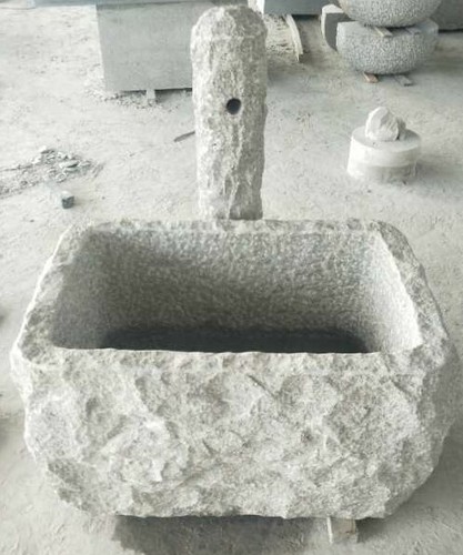 Fontana rustica per giardino