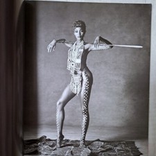 Naomi Campbell RETROSPECTIVE Book 2008 Fashion Photo Exhibition catalog