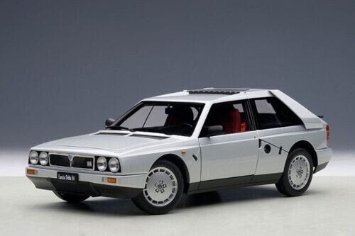 Modellino auto lancia delta - auto,