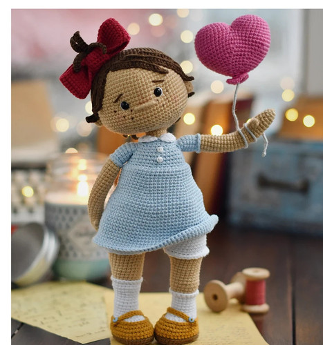 Bambola amigurumi fatta mano - fatta,
